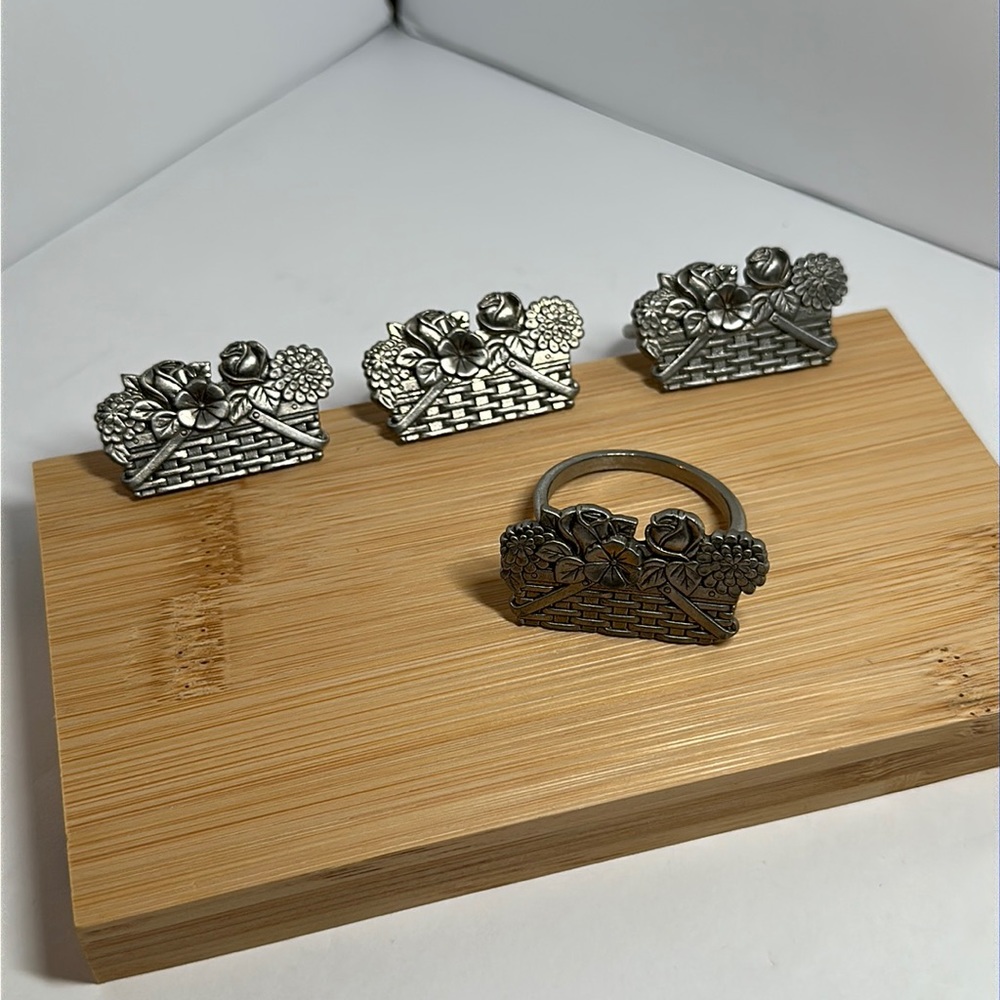 Longaberger Basket Napkin Rings - 4 total